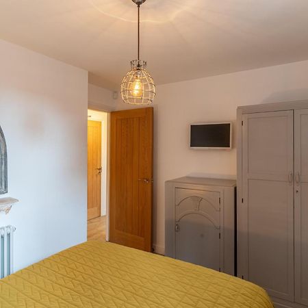 Luxury Chapel Apartment Within City Walls Chester Exterior photo