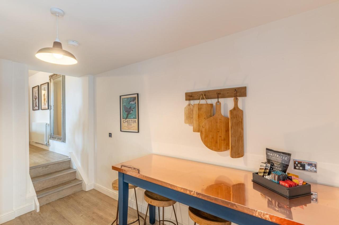 Luxury Chapel Apartment Within City Walls Chester Exterior photo