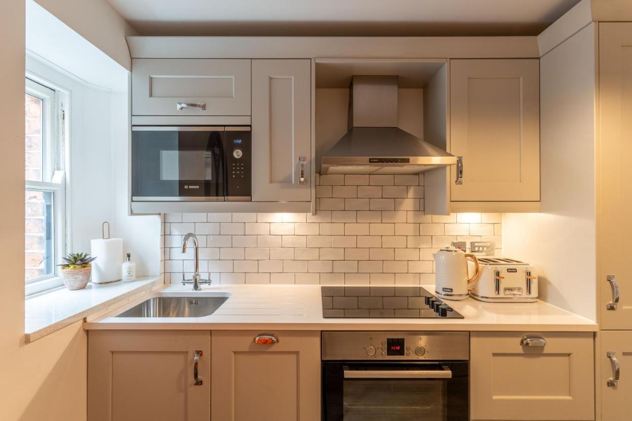 Luxury Chapel Apartment Within City Walls Chester Exterior photo